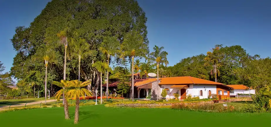 Imagem da casa do presidente na Granja do Torto, em Brasília. Texto: Você sabe quanto ganha um presidente?