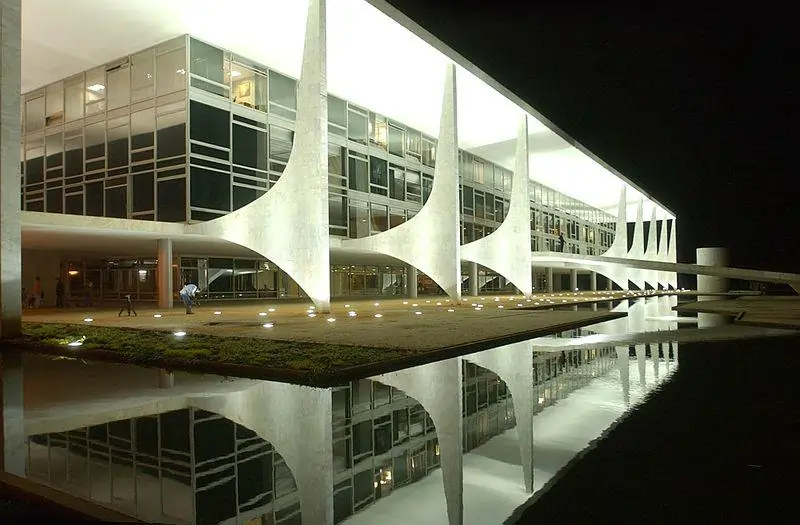 Palácio do Planalto é a sede do Poder Executivo Federal, local de trabalho do Presidente da República do Brasil. 