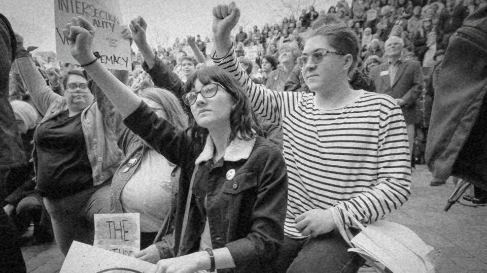 Imagem de um movimento social das mulheres reivindicando os direitos das mulheres 