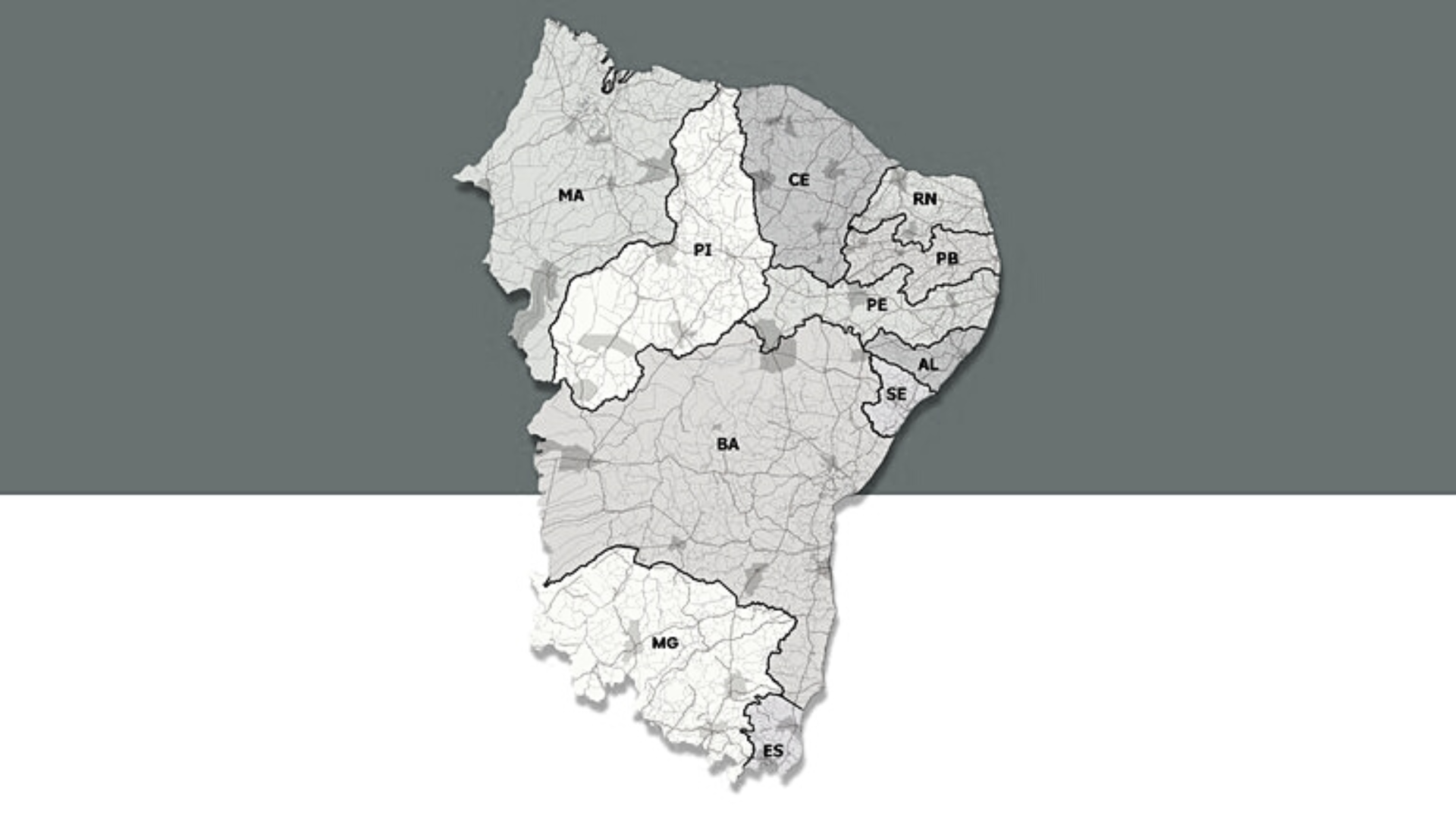 Imagem em preto e branco com parte do mapa do Brasil em primeiro plano, apresentando a região SUDENE que possui isenção tributária.