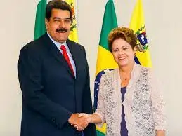 À esquerda, Nicolás Maduro, à direita, Dilma Rousseff.