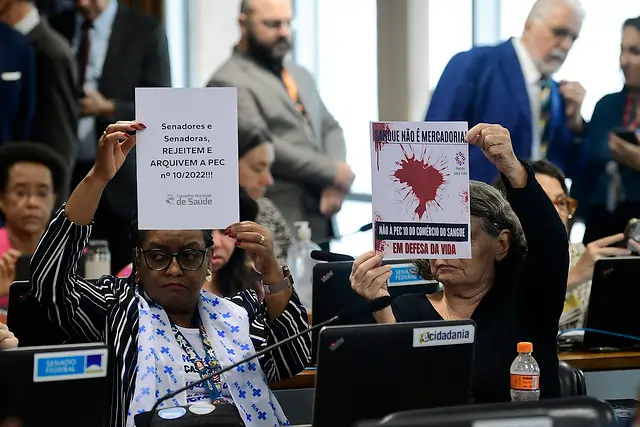 Protesto contra a PEC do Plasma.