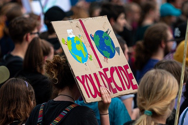 Imagem de manifestação peça preservação do meio ambiente.