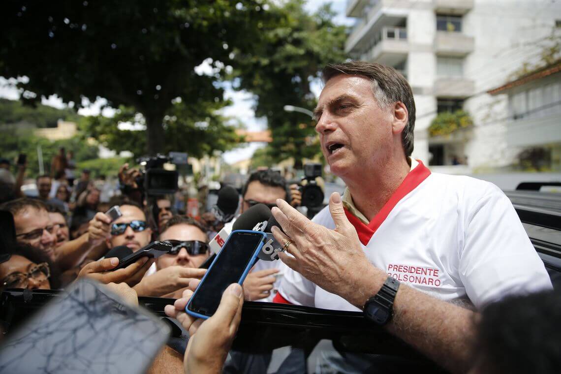 Presidente eleito fala a imprensa após almoço com militares (Foto: Fernando Frazão | Agência Brasil).