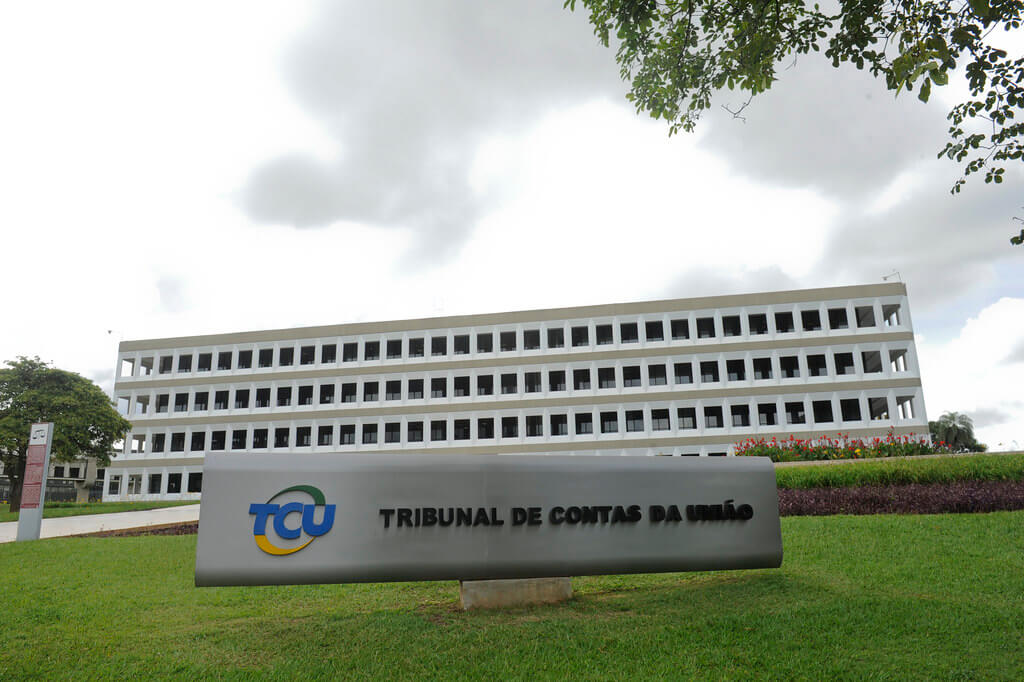 Fachada do prédio do Tribunal de Contas da União.