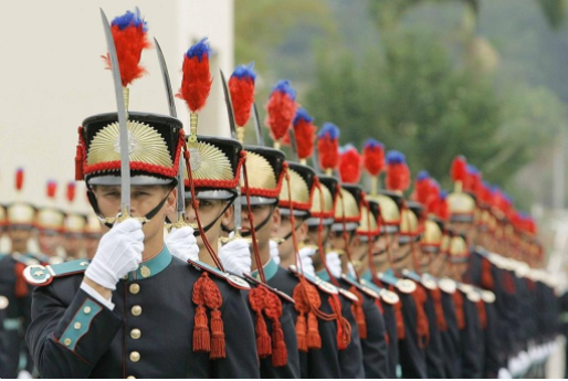 Cadetes da Academia Militar das Agulhas Negras em cerimônia. 