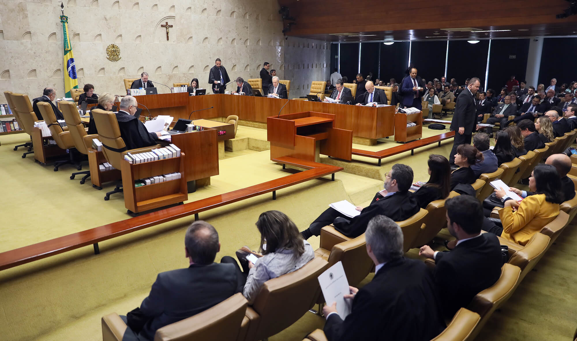 Na imagem, ministros do STF sentados durante plenária. Conteúdo sobre Nomeação de ministros do STF: como funciona?