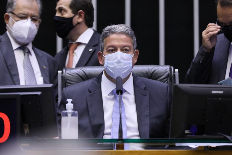 Imagem: Michel Jesus/Câmara dos Deputados. Arthur Lira, presidente da câmara, em sessão de votação da pec dos precatórios.