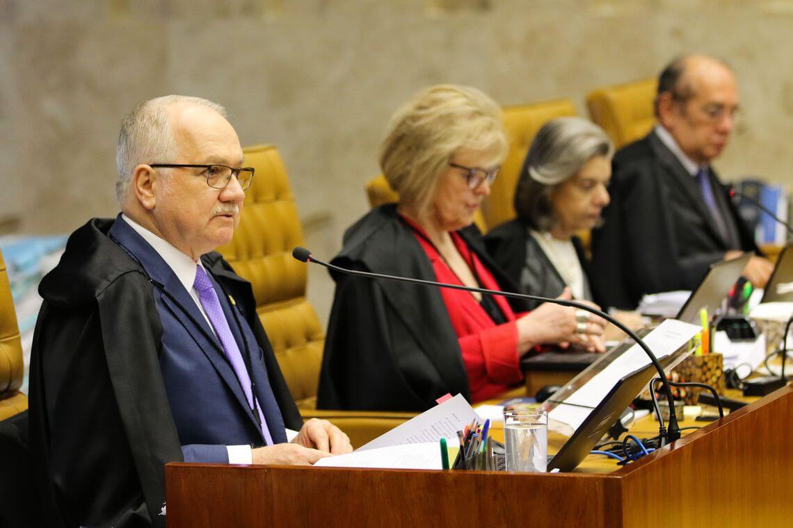 Na imagem, os ministros do STF sentados durante sessão.