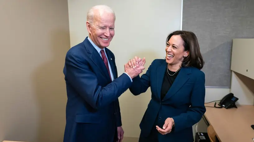 Fotografia de Joe Biden e Kamala Harris.