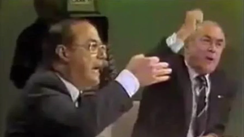 Paulo Maluf, à esquerda, e Leonel Brizola, à direita, em 1989.