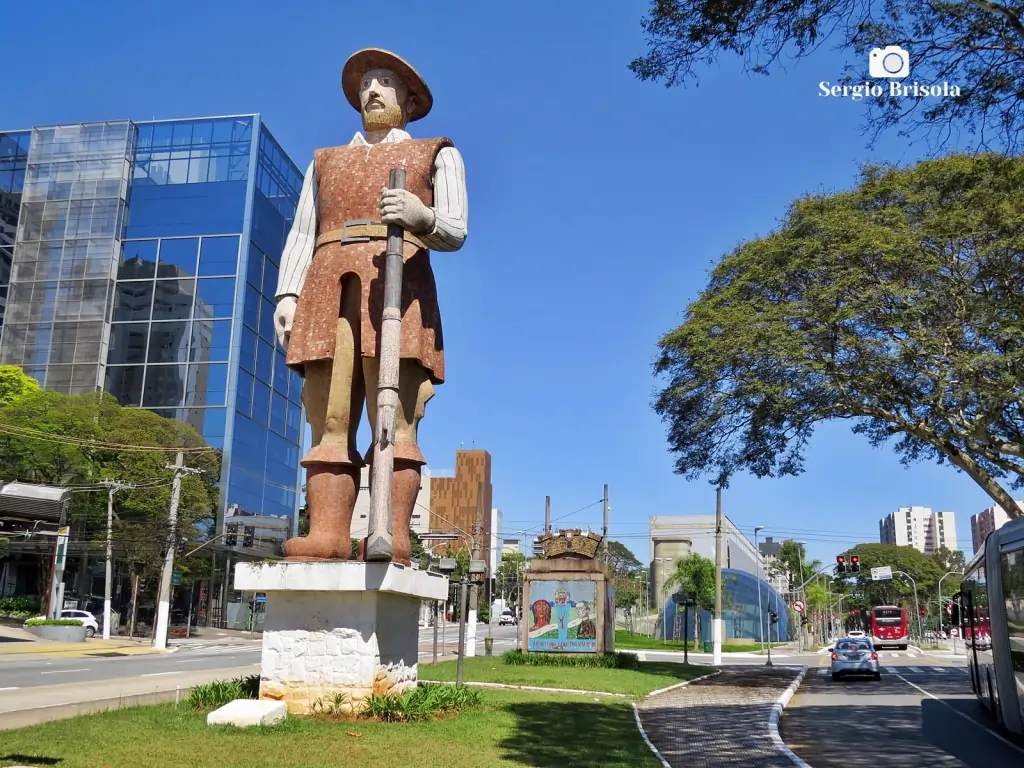 Estatua do Borba Gato em Santo Amaro