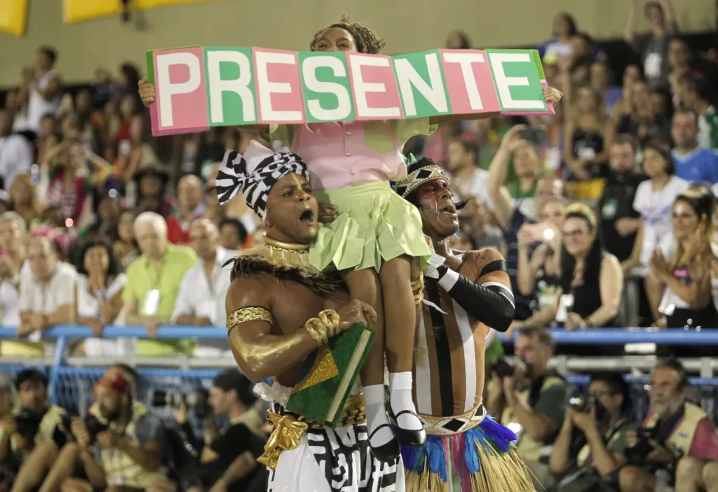 Texto: 10 sambas enredo que contam a história do Brasil